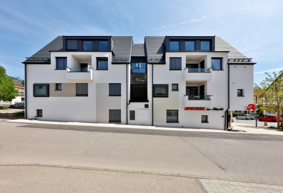  Wohnhaus und Gewerbe am Marktplatz Deckenpfronn - buerohauser-59