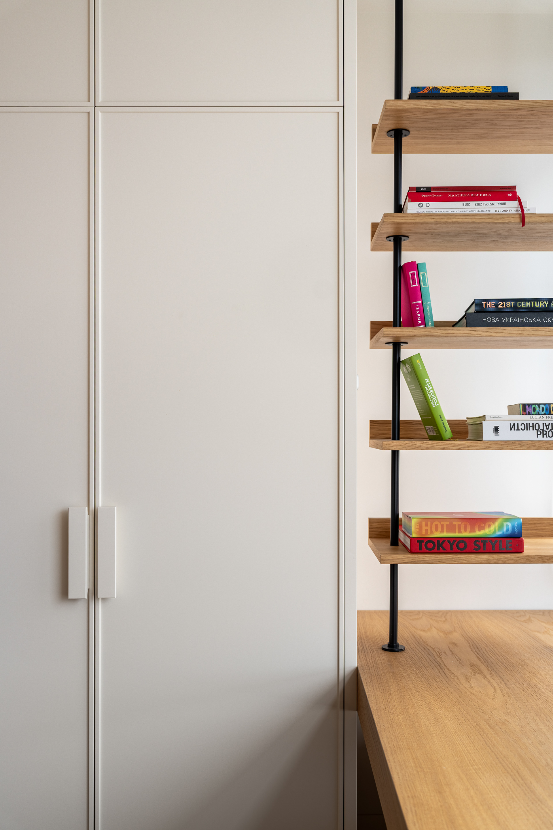 VSLKVSKA | A two-story apartment design-56