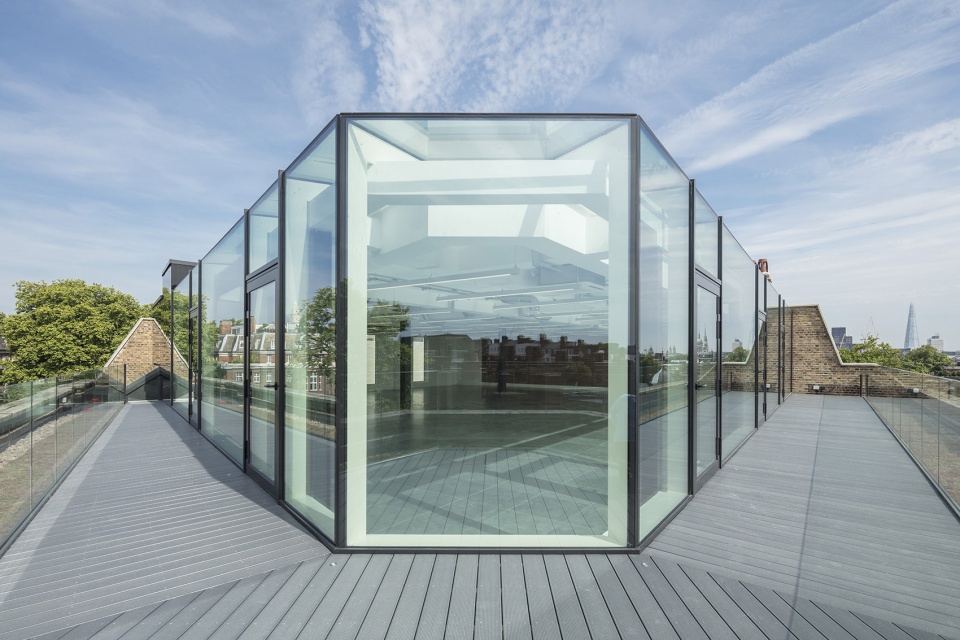 伦敦旧仓库建筑翻新变身开放式办公室-29