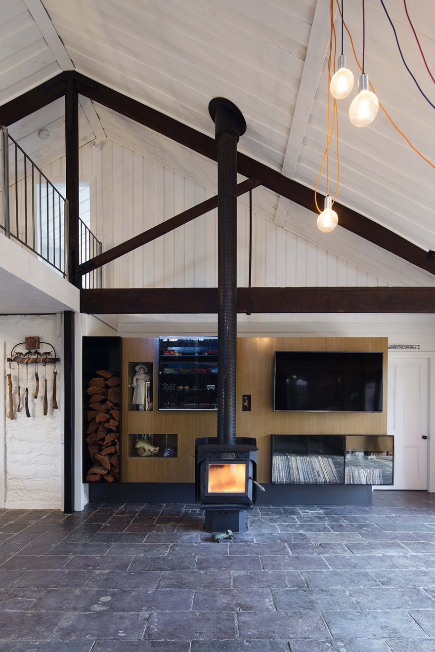 Modern Glass Extension Upgrading Mud Brick House in Victoria-30