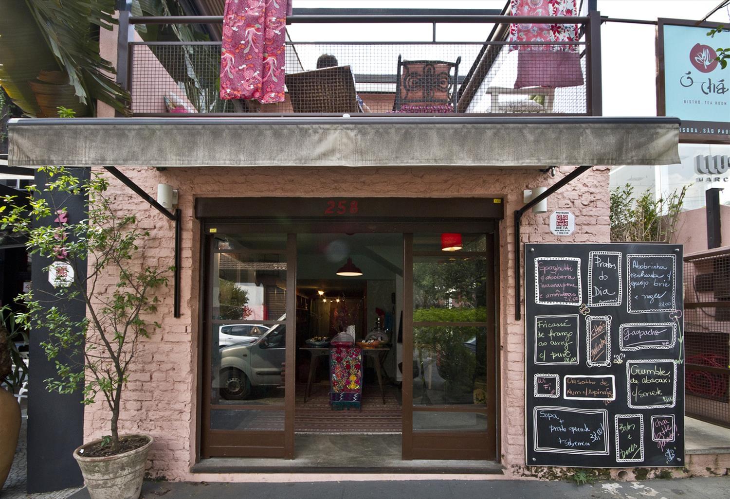 巴西 SP 的活力彩色酒吧设计-6