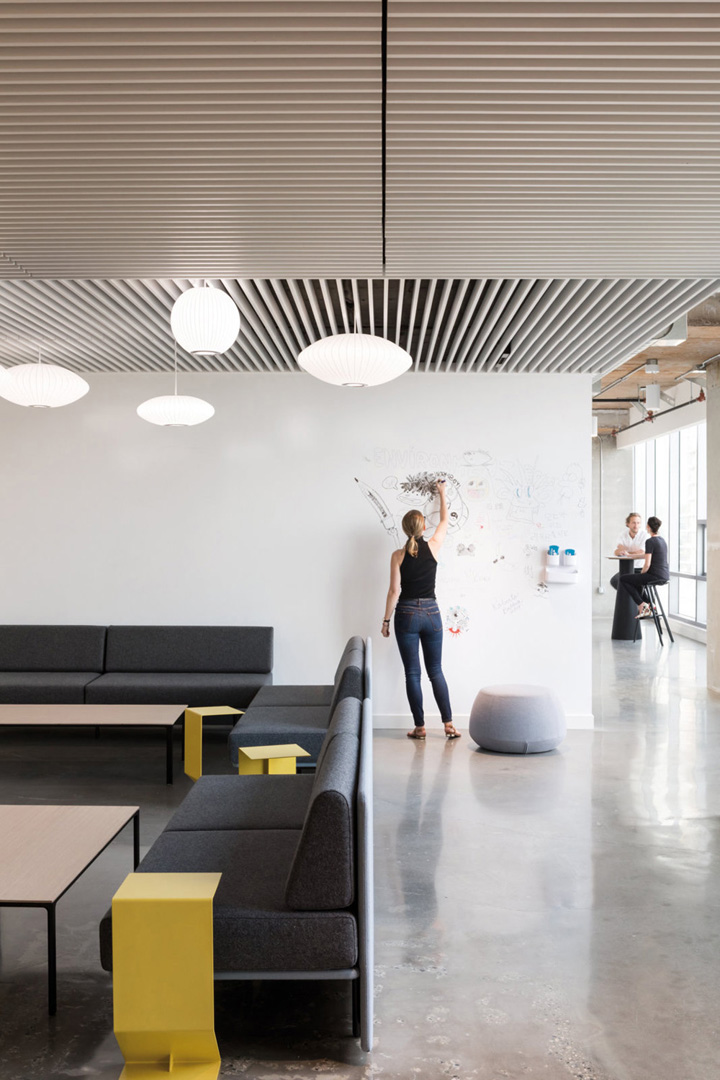 游戏公司Capcom加拿大总部  DIALOG-13