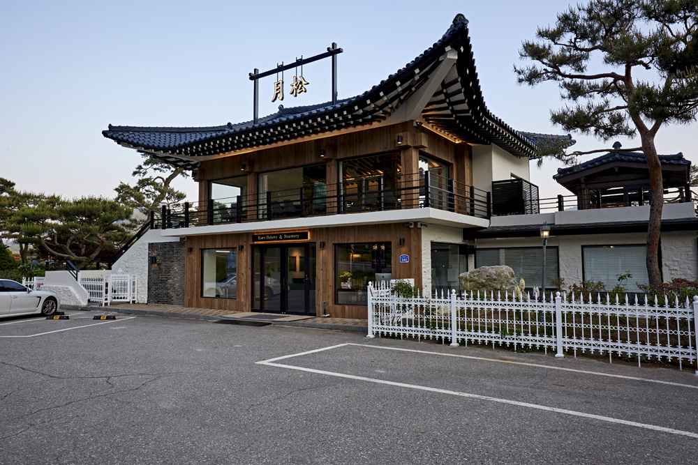 现代简约风格的餐厅设计-3