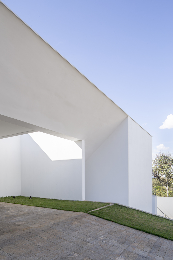 巴西 Cora House 的陡坡长廊建筑-37