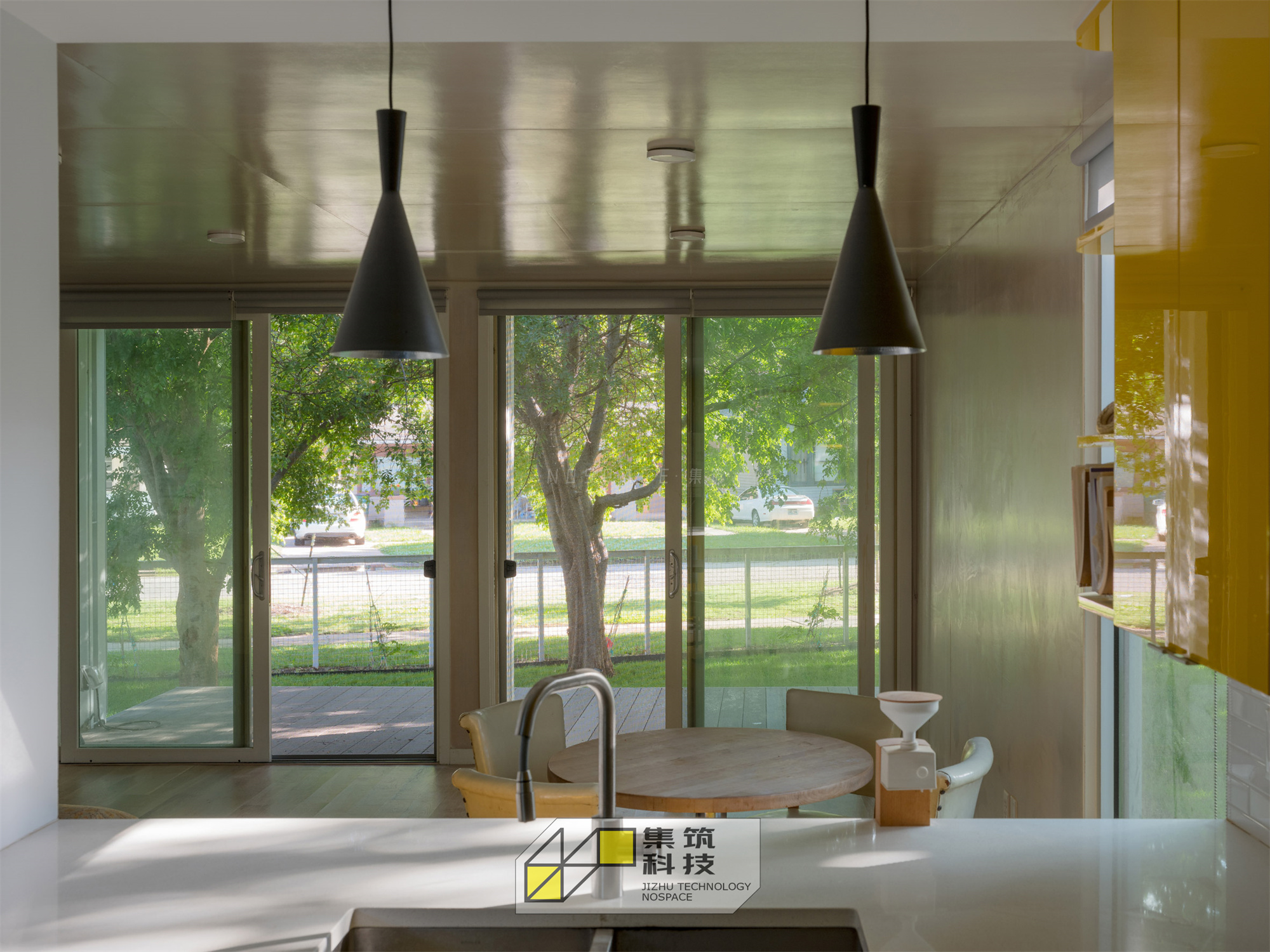 松鼠公园纯白镜面集装箱民宿丨美国俄克拉荷马城丨AHMM 建筑事务所-34