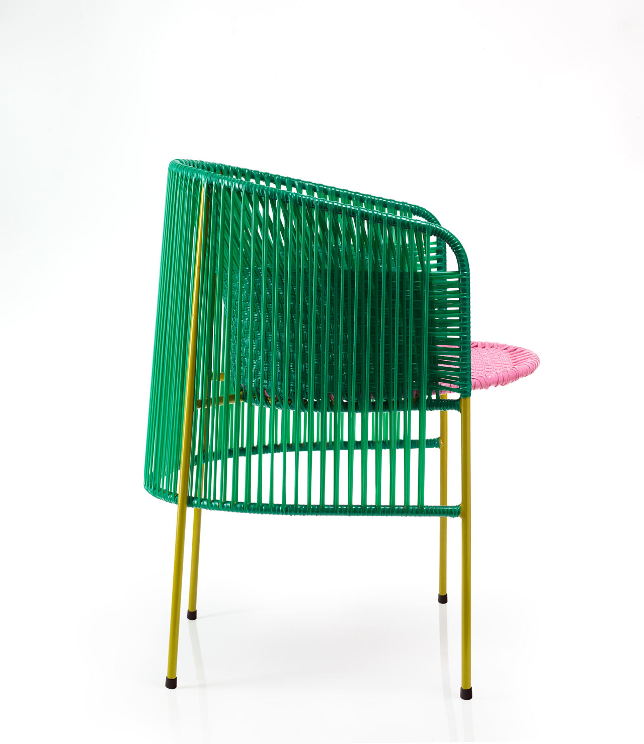ames Launches CARIBE, a Colorful Outdoor Collection Made of Recycled Plastic-4