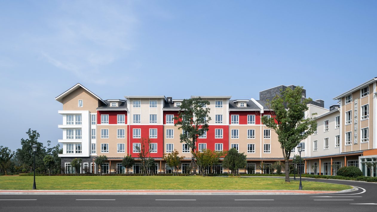 Tianquan Lake Wellness Senior Living Community - Perkins Eastman-4