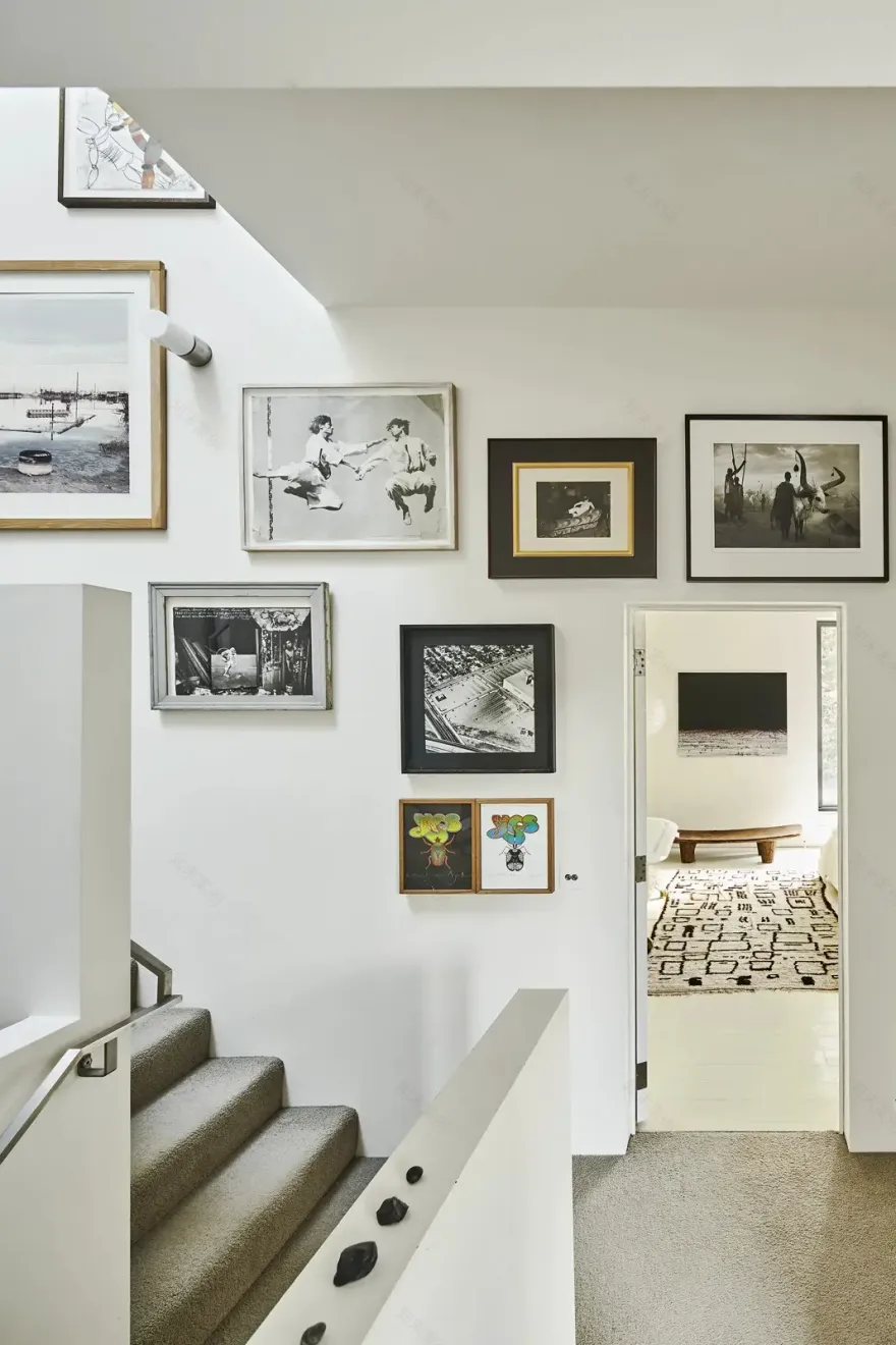 伦敦隐藏式现代混凝土别墅设计-15