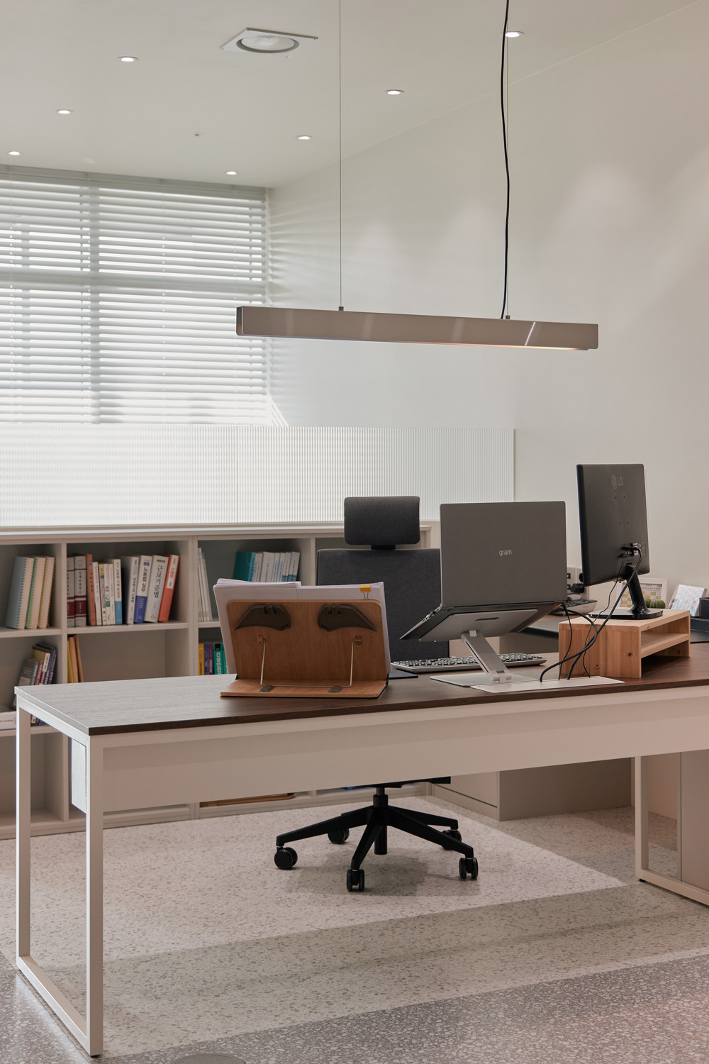 "白色极简，17 平米小空间的华丽转身"-18