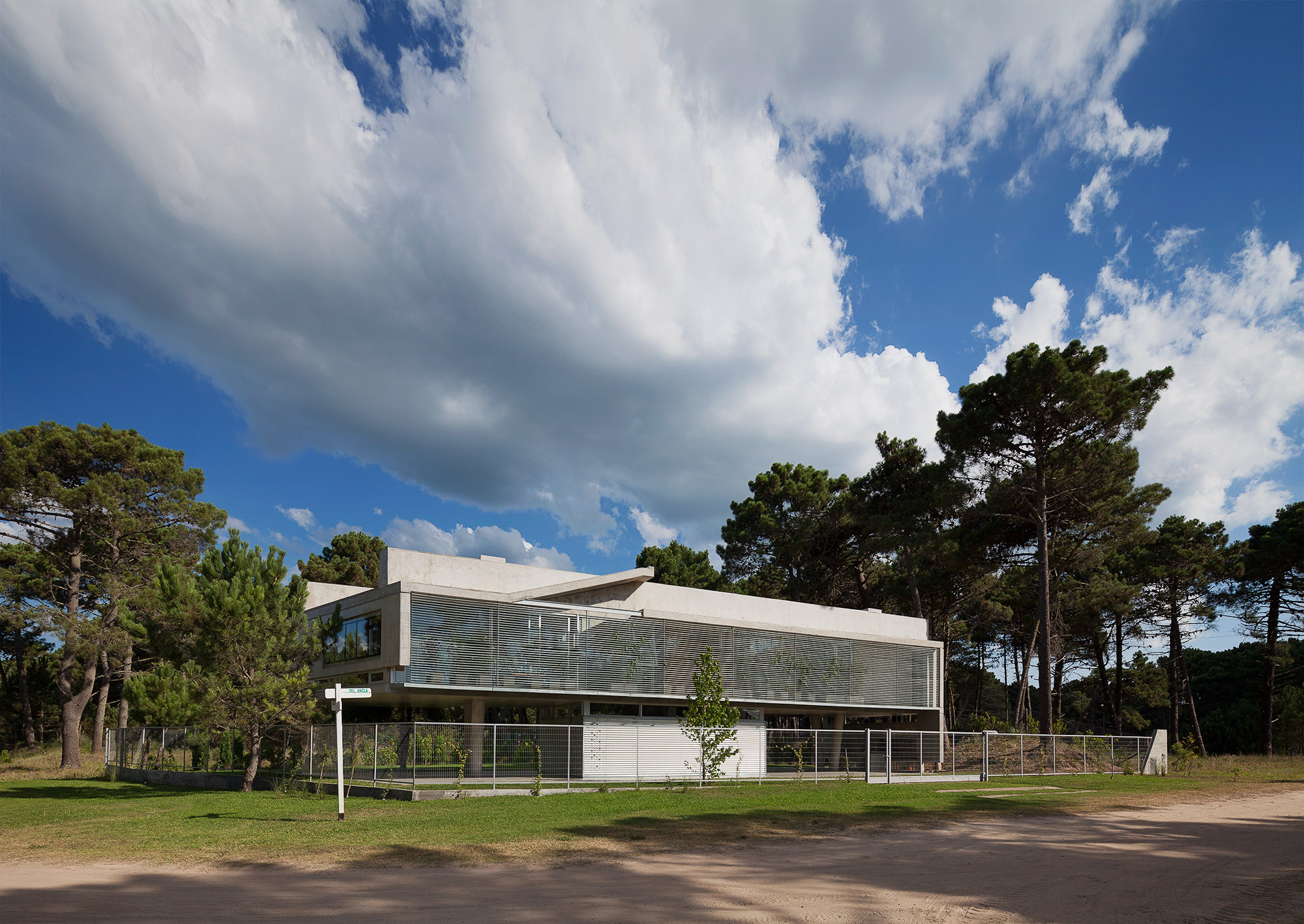 悬浮森林中的宁静家园-22