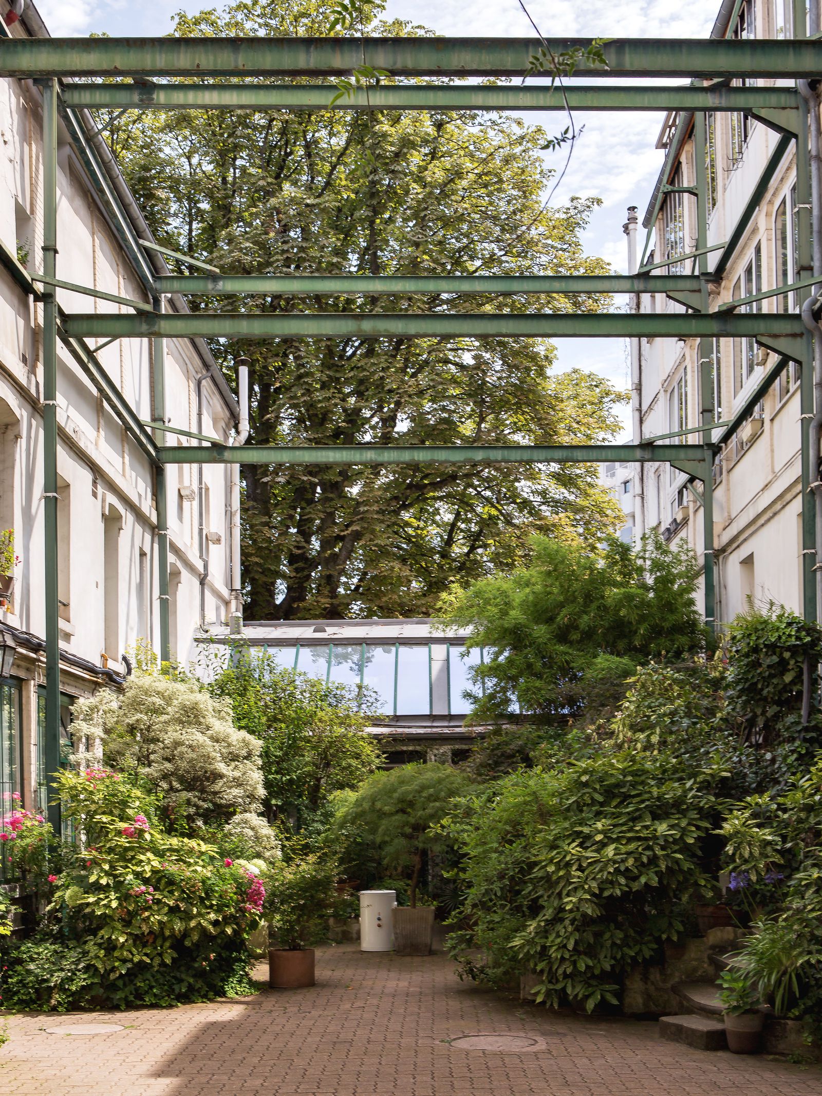 40㎡旧工坊改玻璃顶小公寓丨法国巴黎丨Mathilde Cavéla-9