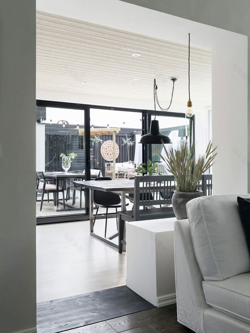 瑞典乡村风情与现代设计完美结合的老屋翻新-15