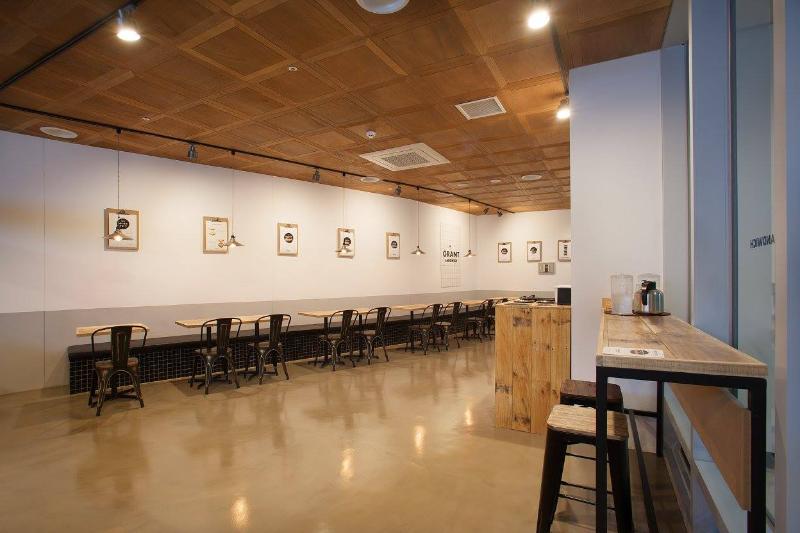 14 坪韩式咖啡厅室内设计案例-8