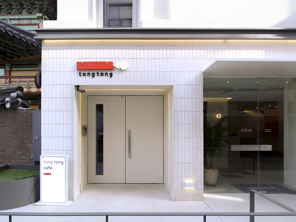 首尔通洞酒店咖啡厅 | 色彩点睛的现代概念空间-16