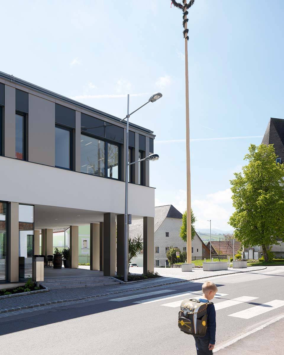 阿沙赫社区中心丨Hertl Architekten-7