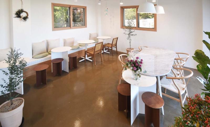 极简黑白风，打造温馨咖啡馆-8