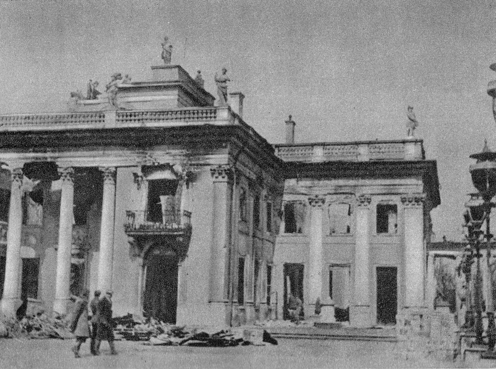 华沙皇家浴场公园内的岛屿宫丨波兰华沙丨蒂尔曼·冯·加默伦,多米尼克·梅林等-15