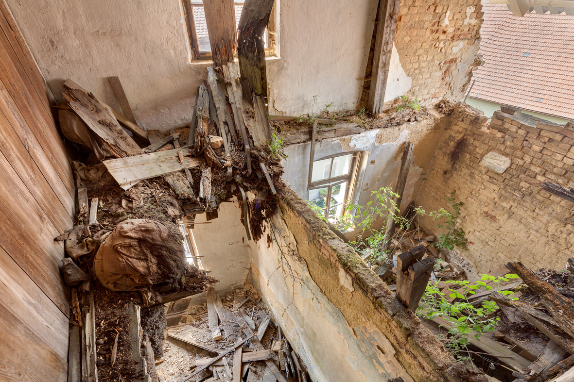 废弃酒厂重生,酒店设计演绎复古工业风-16
