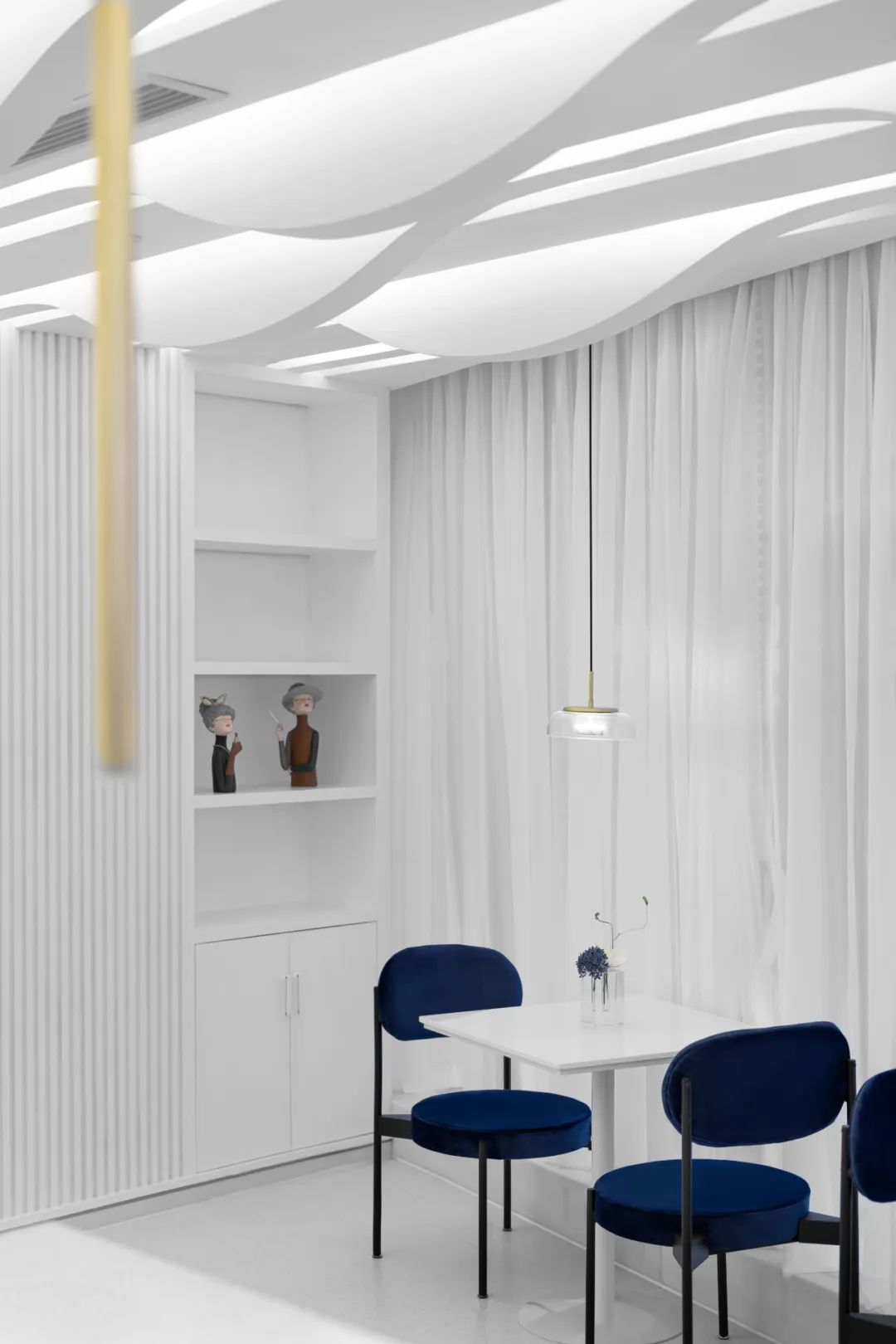 杭州恋燕紫涵“鸟巢”概念店,极简趣味与空间美学结合-42