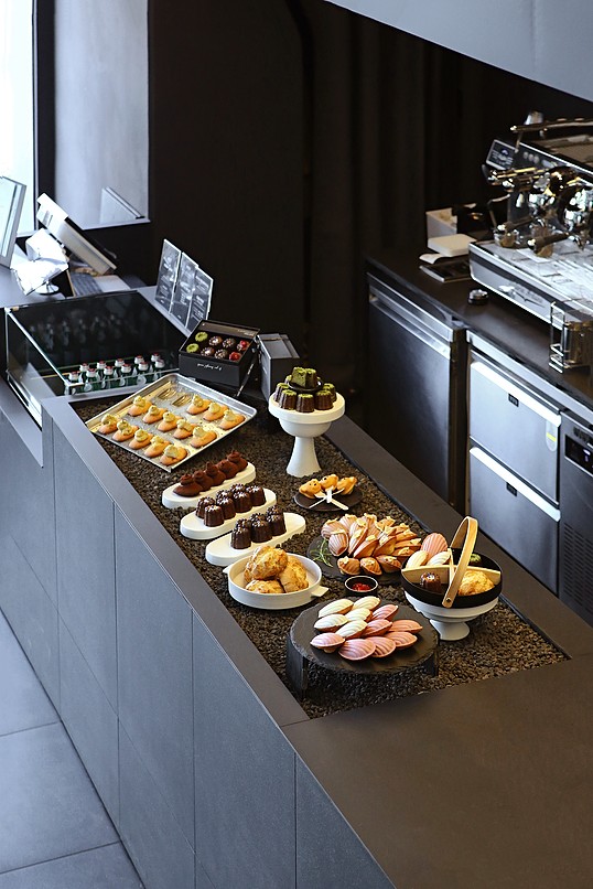 现代简约 47 平咖啡厅设计-9