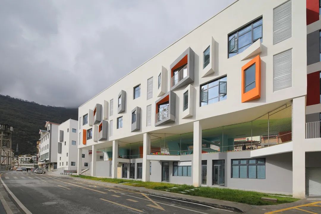 九寨沟县启航幼儿园丨中国四川丨东意建筑-37