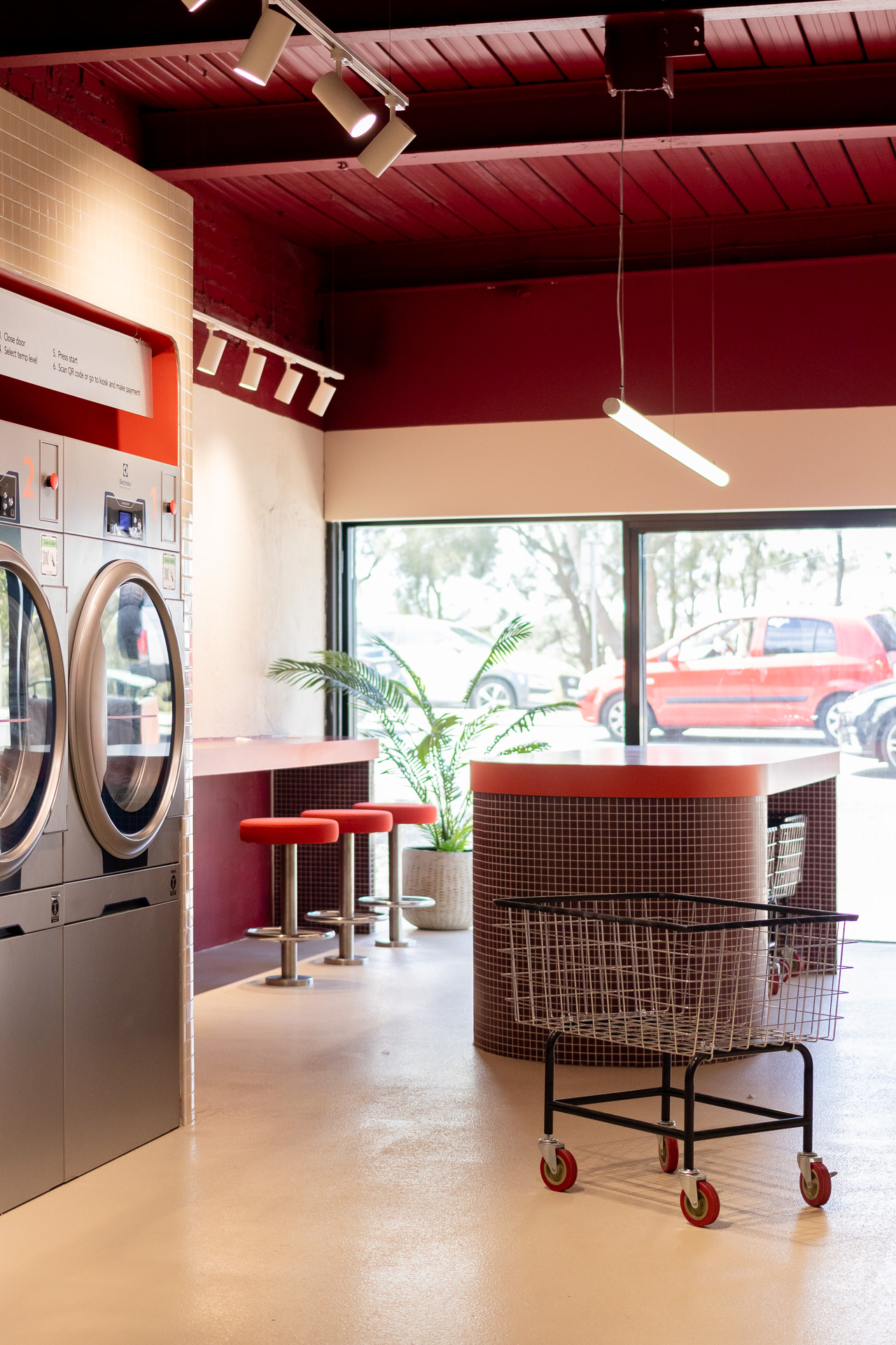 LILLIAN'S LAUNDROMAT-30