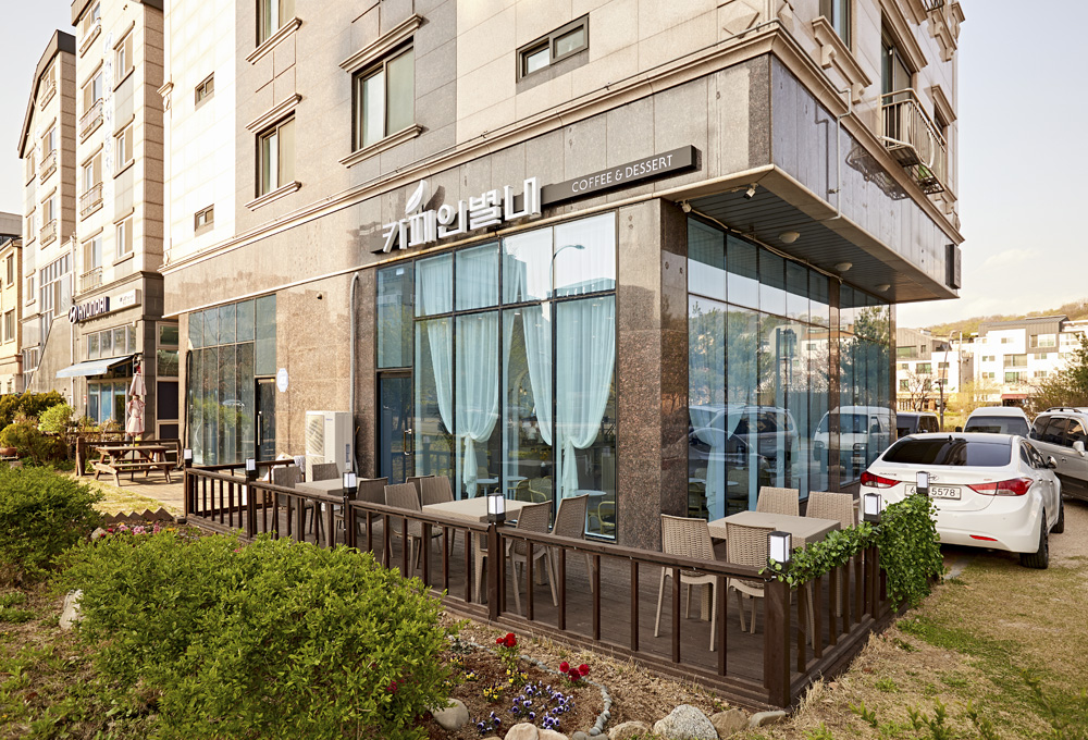 18 坪卡啡因的现代时尚 | 极简与舒适的完美融合-17