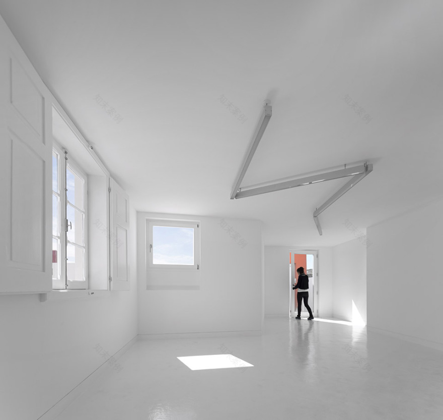 融于老城景观的文化艺术中心 / Pedro Gadanho + CVDB Arquitectos-12