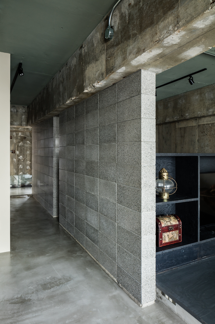 Dwelling With Independent Concrete Block Wall / Asano - Izue Architect Office-28