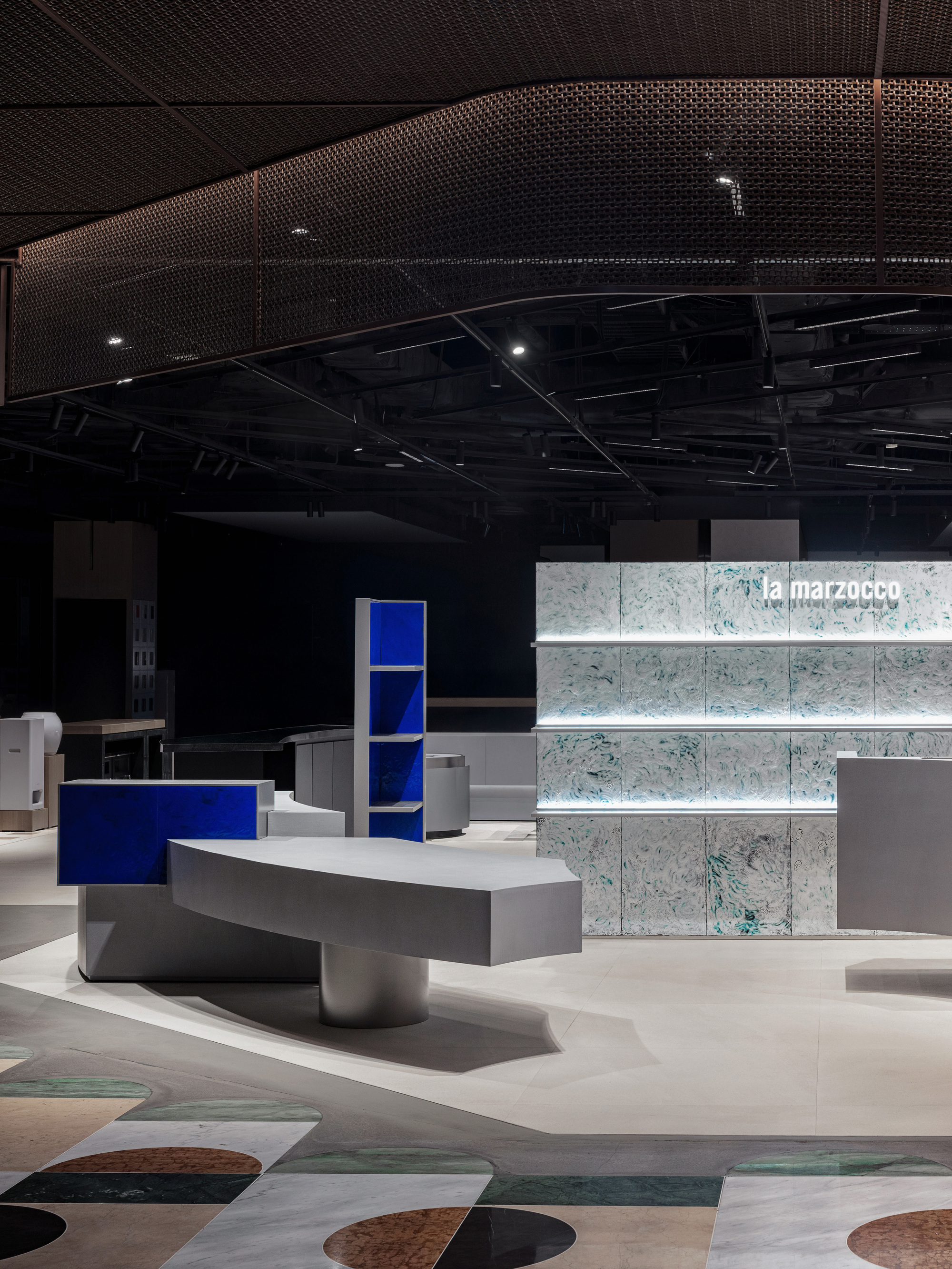 Lamarzocco Shinsegae Dept. Gangnam Store / RVMN-25