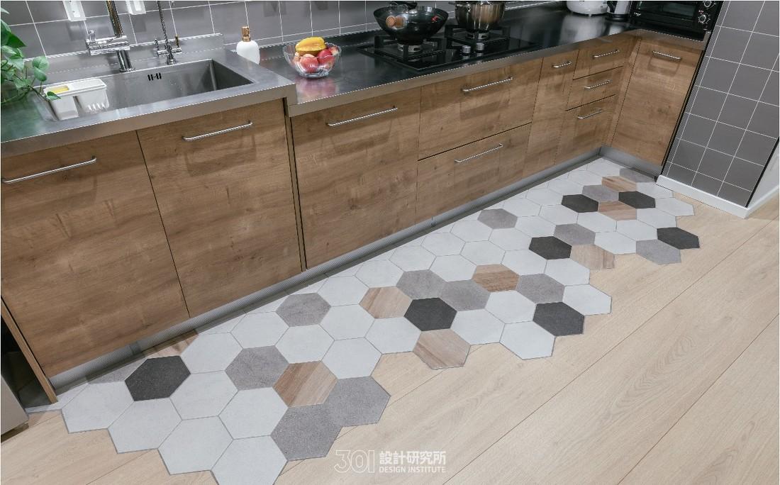 78 平米北欧风小家,绿色背景墙打造轻奢空间-18