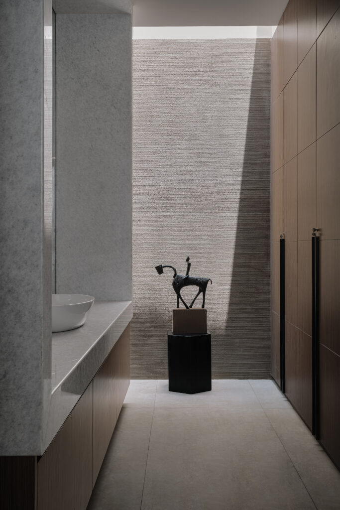 盖亚

注：GAIA在天文学等领域常指盖亚，它既是希腊神话中的大地女神名，也被用于命名欧洲空间局的天体测量卫星等 丨印度丨FADD Studio-35