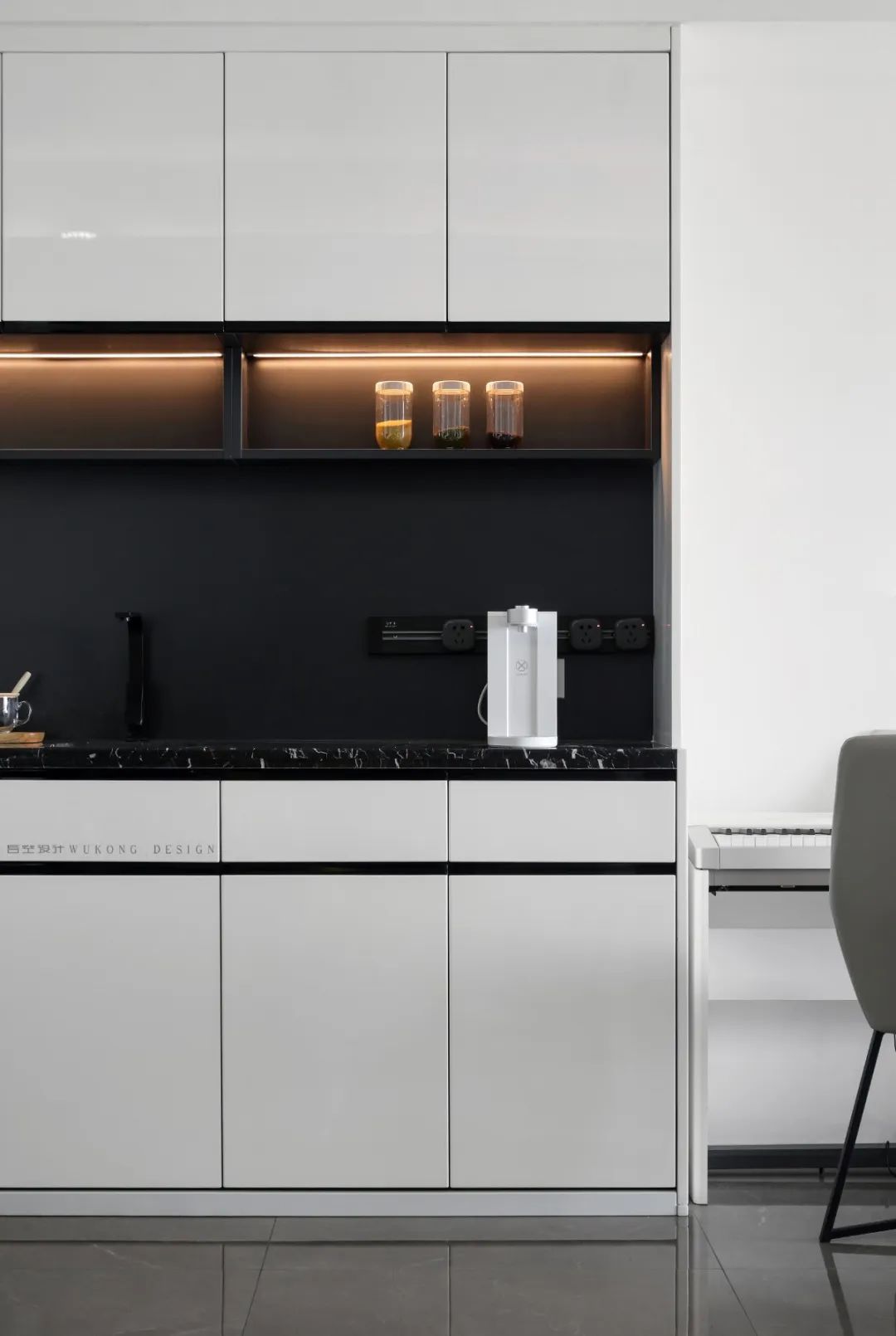 山中夜雨,极简克制美学营造温馨生活空间-34