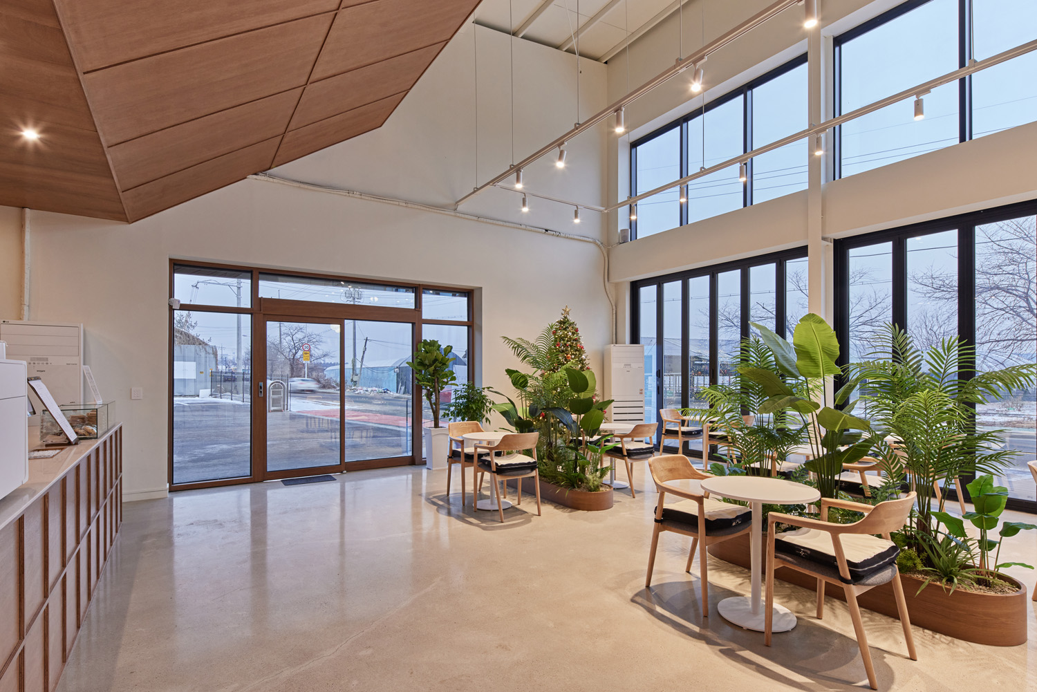 白色与木质，打造极简 40 平米公寓-13