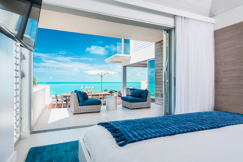 Luxury oceanfront home Villa Helios created by Long Bay Beach Club to complement turquoise views 长湾泳滩俱乐部建造豪华海滨别墅Helios以补充绿松石景观-23