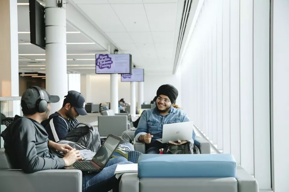 约克大学包容性学生中心——绿色环保、多功能空间-37