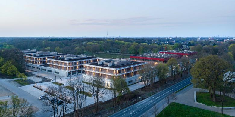 朗根哈根体育馆丨德国汉诺威丨HGEsch Photography-0