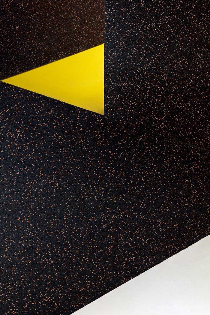 马德里阁楼翻新 | 软木与橡胶的可持续奇迹-12