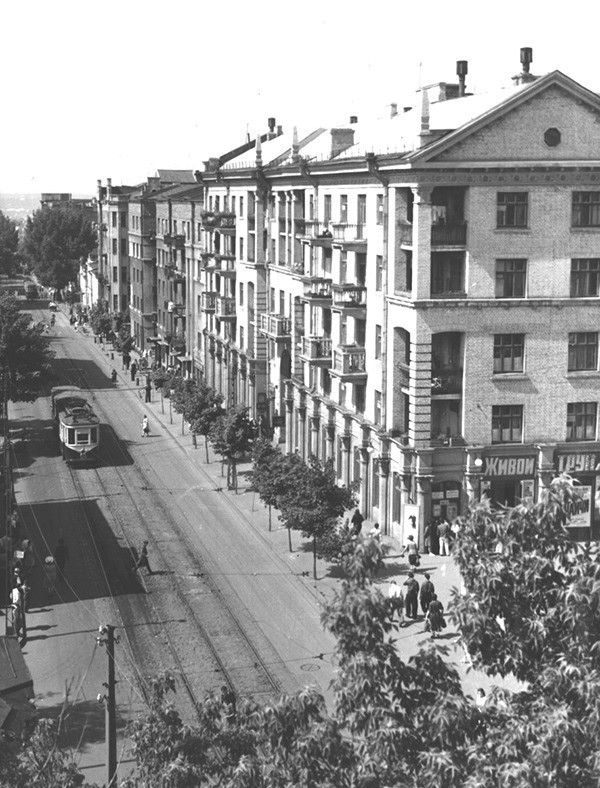 乌克兰基辅85㎡秀场展厅设计-56