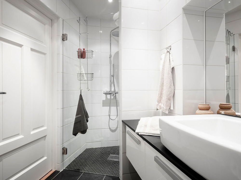 哥德堡明亮宽敞的顶层公寓设计-31