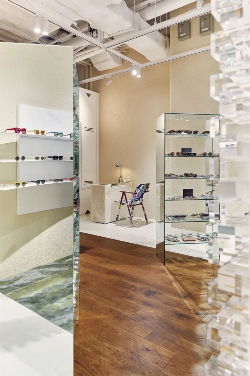 首尔 Oror 独特眼镜精品店设计丨韩国首尔丨NBDC-16