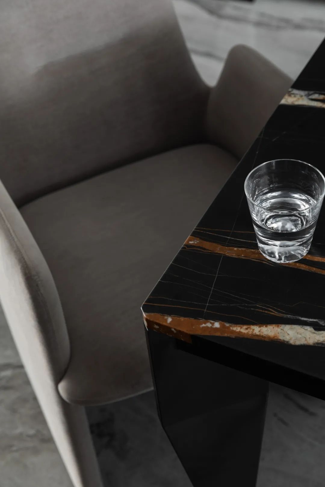 高级灰的优雅魅力 | 打造舒适宜居的生活空间-24