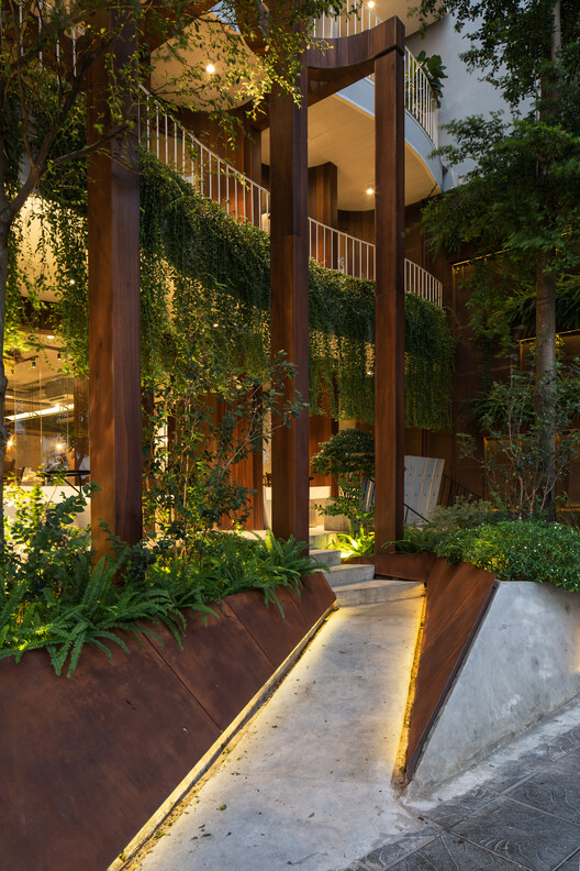 Bonjour Cafe设计丨越南河内丨Comma Studio-16