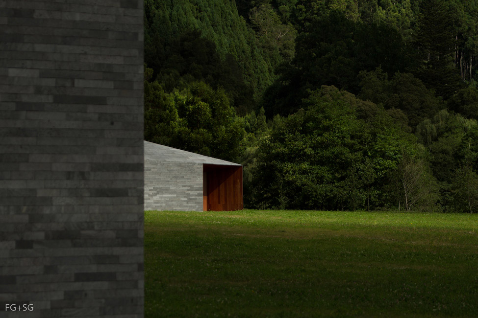 湖畔双砾，葡萄牙 / Aires Mateus-7