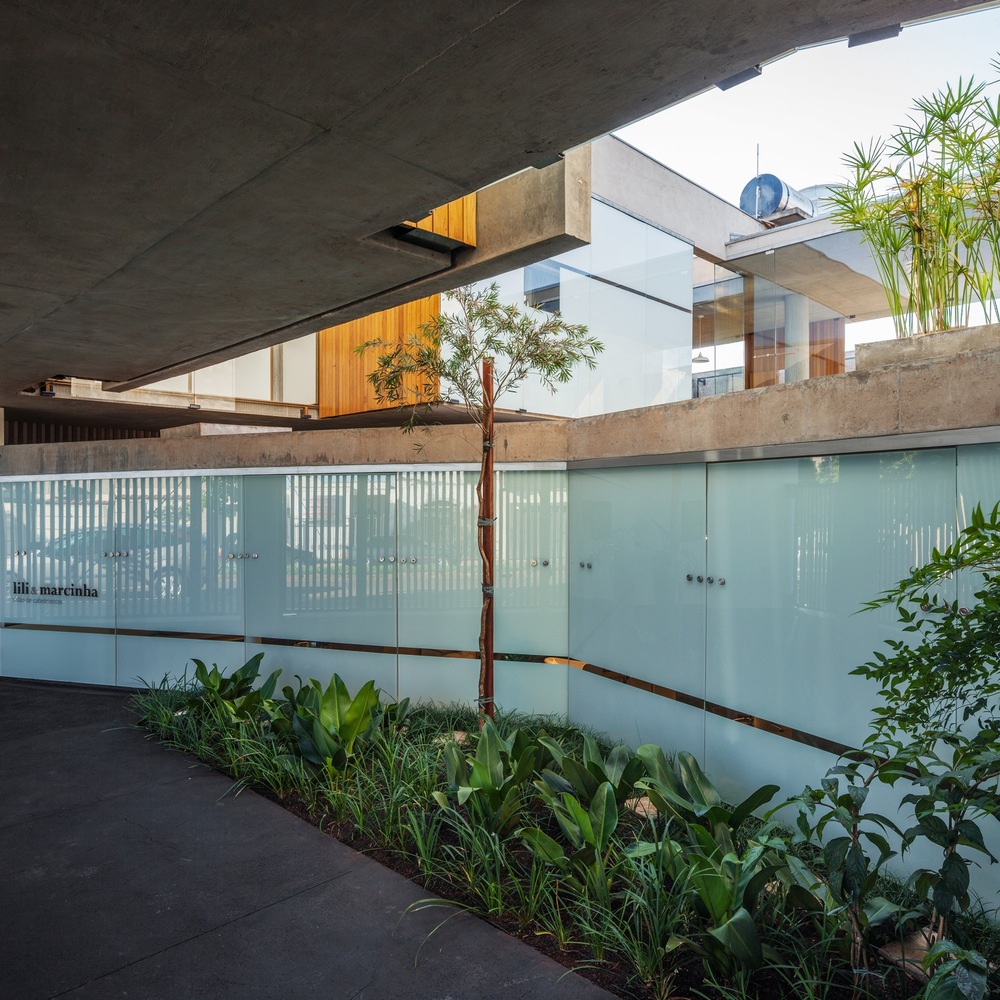 巴西奥兰蒂亚住宅 · 共生设计展现居住与工作空间-21