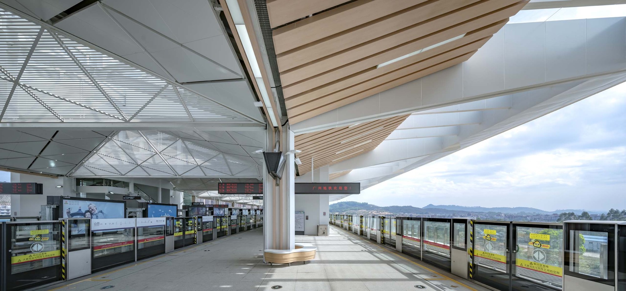 广州地铁 21 号线高架站 | 绿色科技融入岭南建筑-12