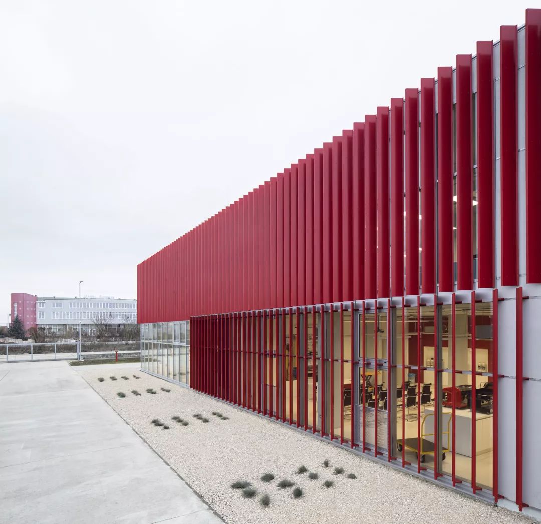 蒂米什瓦拉红色工业地标,展现咖啡机生产魅力-48