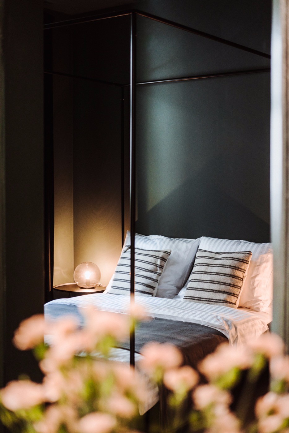 波兹南旧宅变身高质感民宿，历史韵味与现代设计完美融合-17