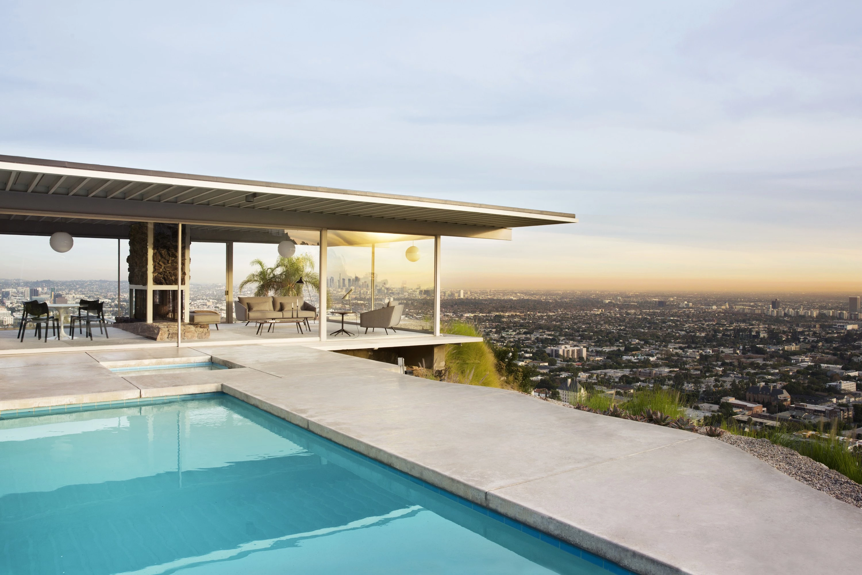 洛杉矶地标 · STUA 和 Pierre Koenig 的梦幻玻璃屋-21