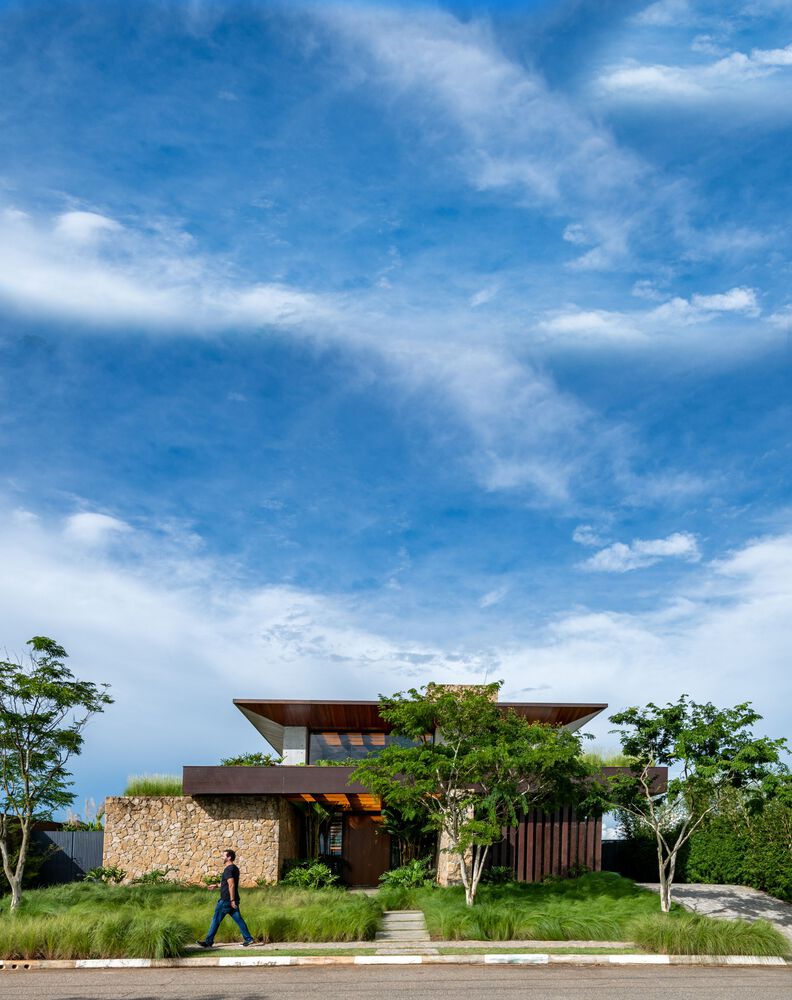 绿意盎然与自然共生的巴西家庭住宅丨巴西圣保罗-37